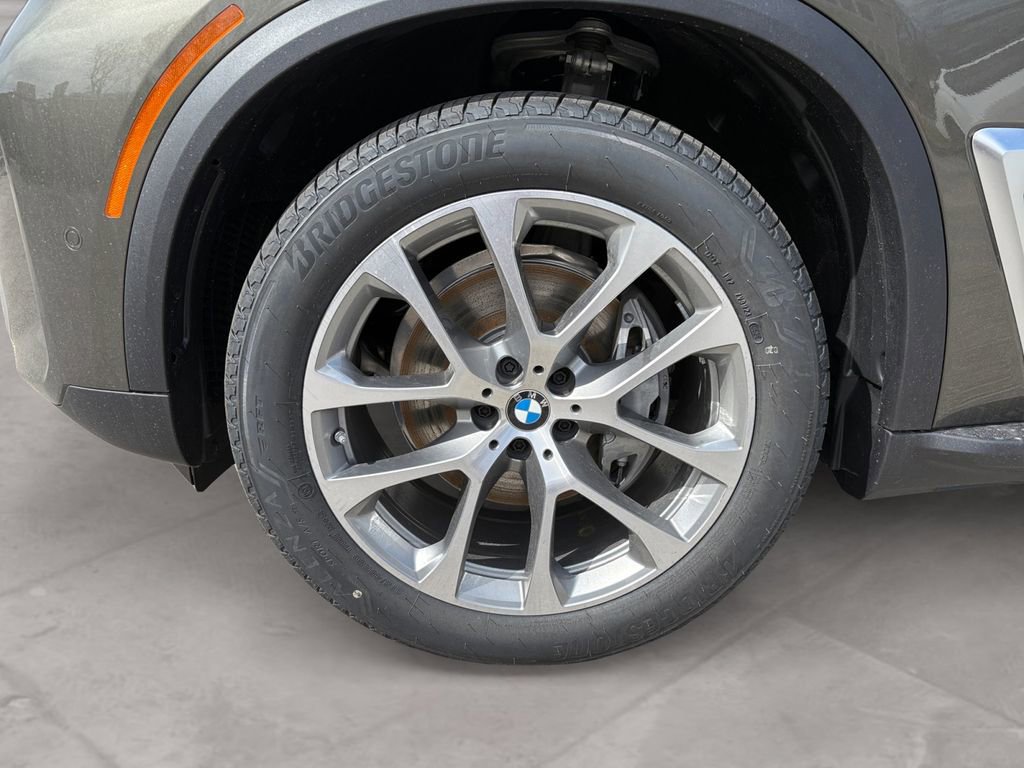 New 2026 BMW X5 xDrive40i w/ Climate Comfort Package AWD/4WD image 14