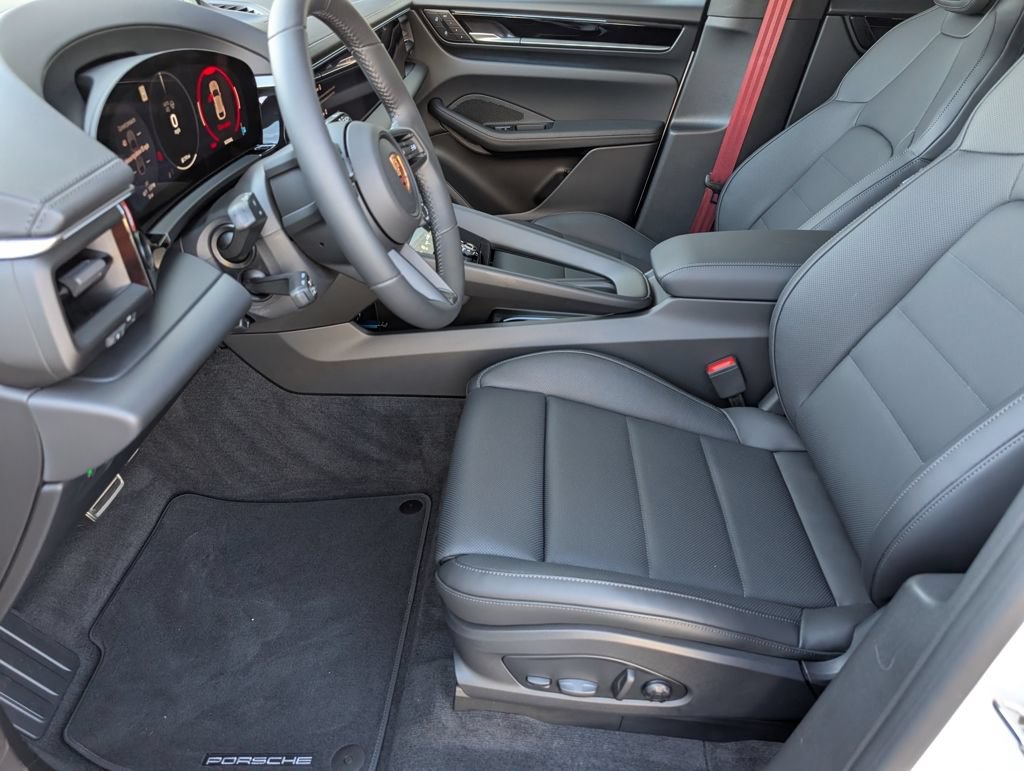 New 2025 Porsche Macan 4S Electric AWD/4WD image 25