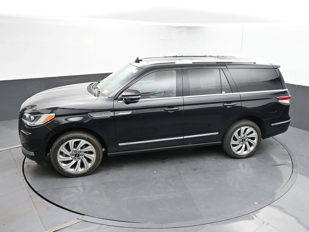 Used 2024 Lincoln Navigator Premiere AWD/4WD image 37