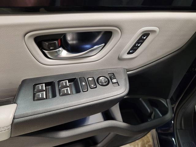 Certified 2025 Honda Pilot Touring image 21