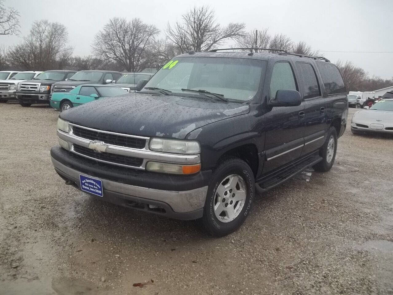 Used 2004 Chevrolet Suburban LT w/ Preferred Equipment Group image 2