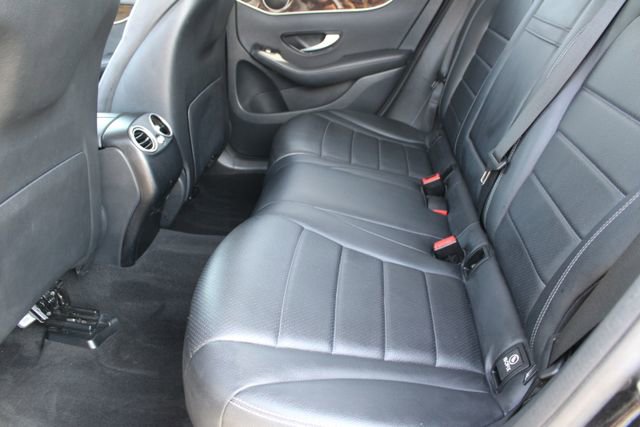 Used 2020 Mercedes-Benz GLC 300 4MATIC image 33