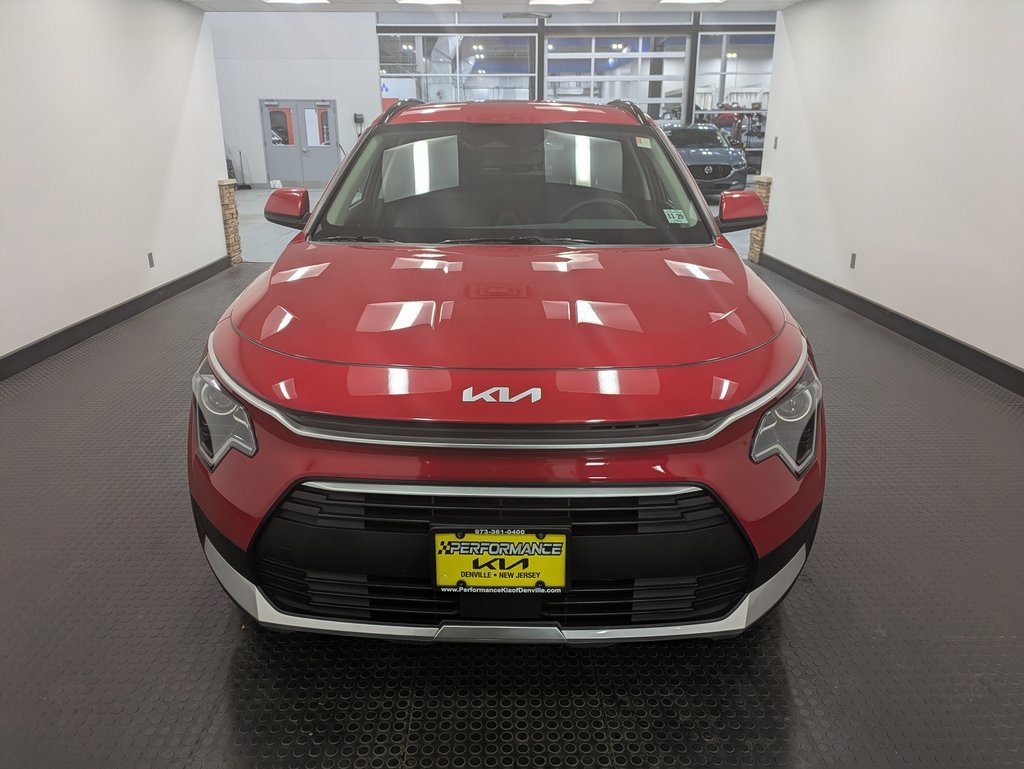Certified 2024 Kia Niro EX image 2