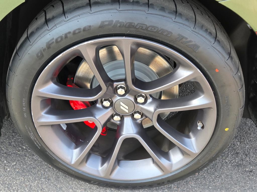 Used 2023 Dodge Charger R/T w/ Performance Handling Group RWD image 12