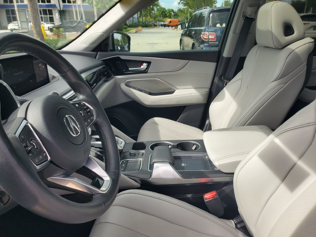 Certified 2024 Acura MDX w/ Technology Package FWD image 17
