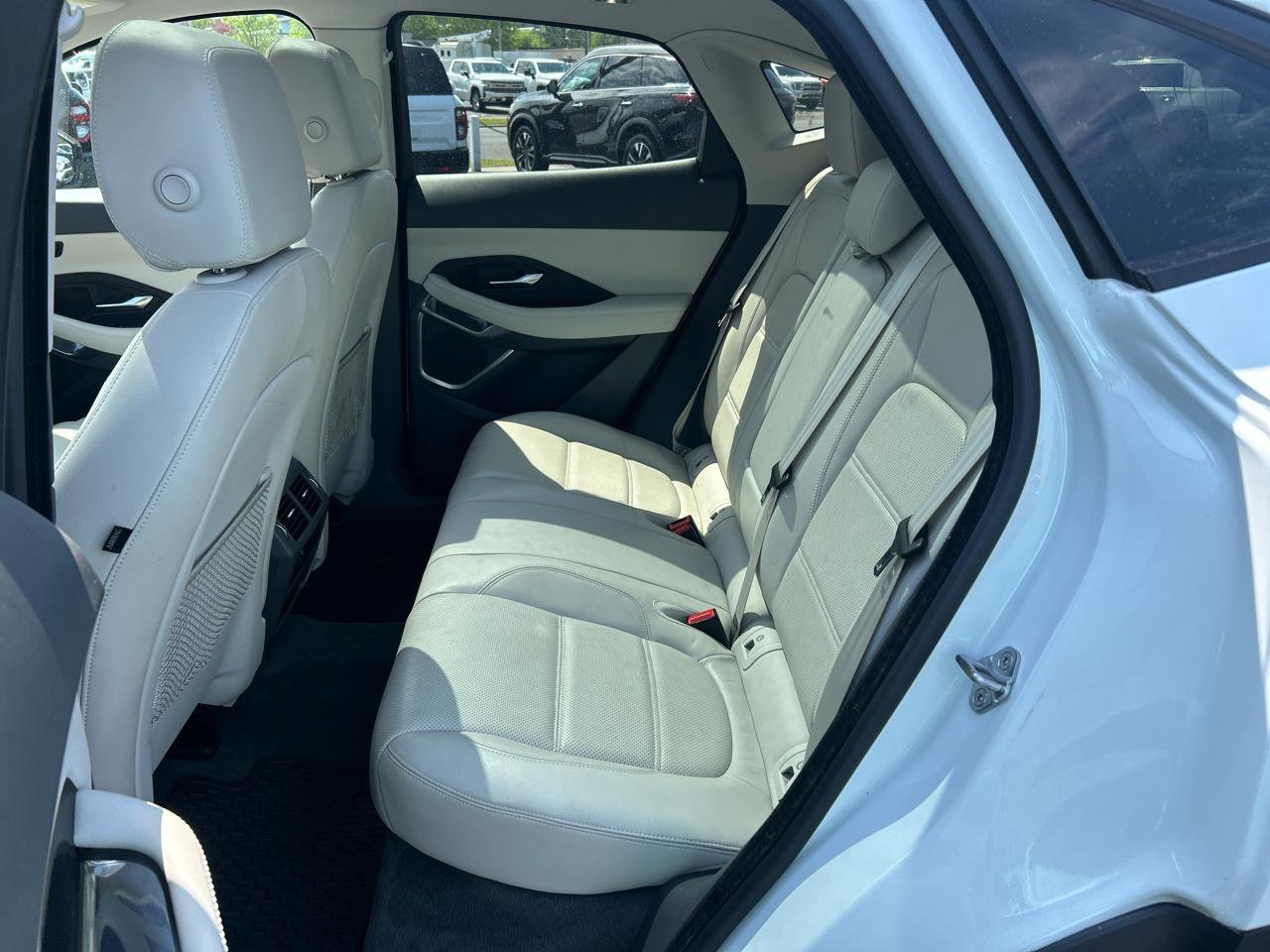 Used 2020 Jaguar E-PACE SE image 11