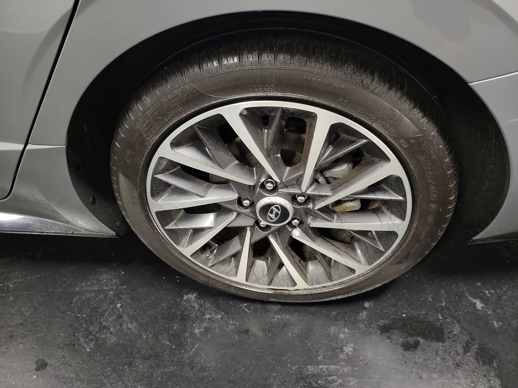 Used 2023 Hyundai Sonata Limited w/ Preferred Accessory Package FWD image 10