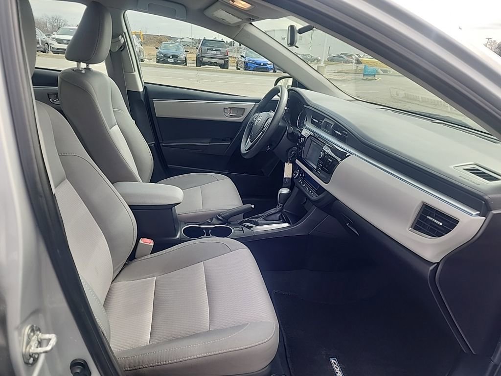 Used 2015 Toyota Corolla LE image 31