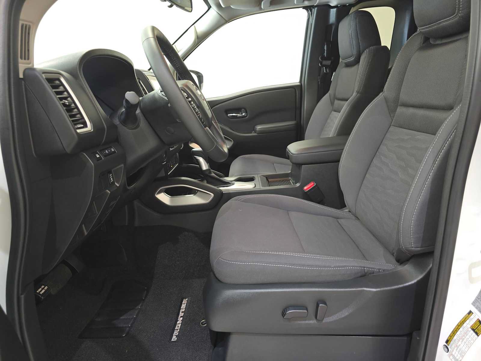 Used 2024 Nissan Frontier SV w/ SV Convenience Package RWD image 20