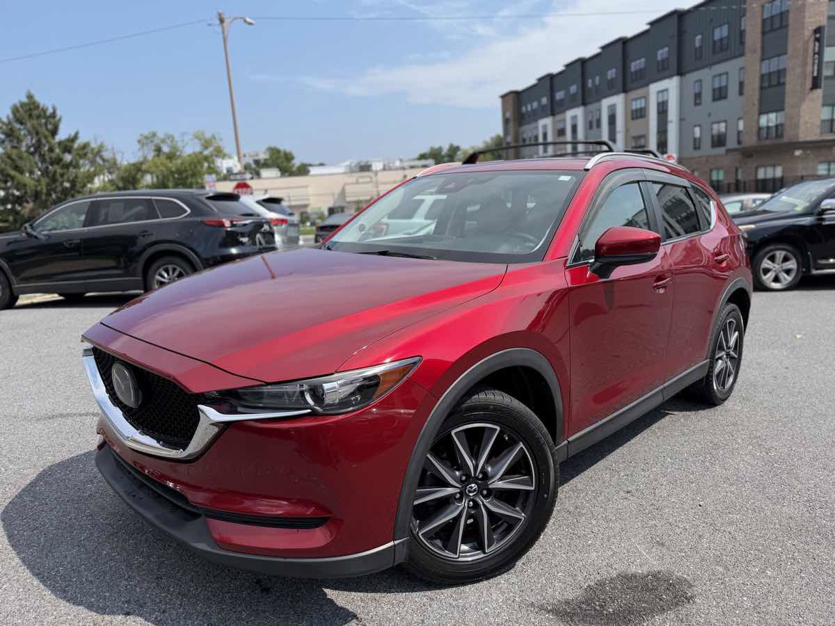 Used 2018 MAZDA CX-5 Touring w/ Preferred Equipment Package FWD image 3