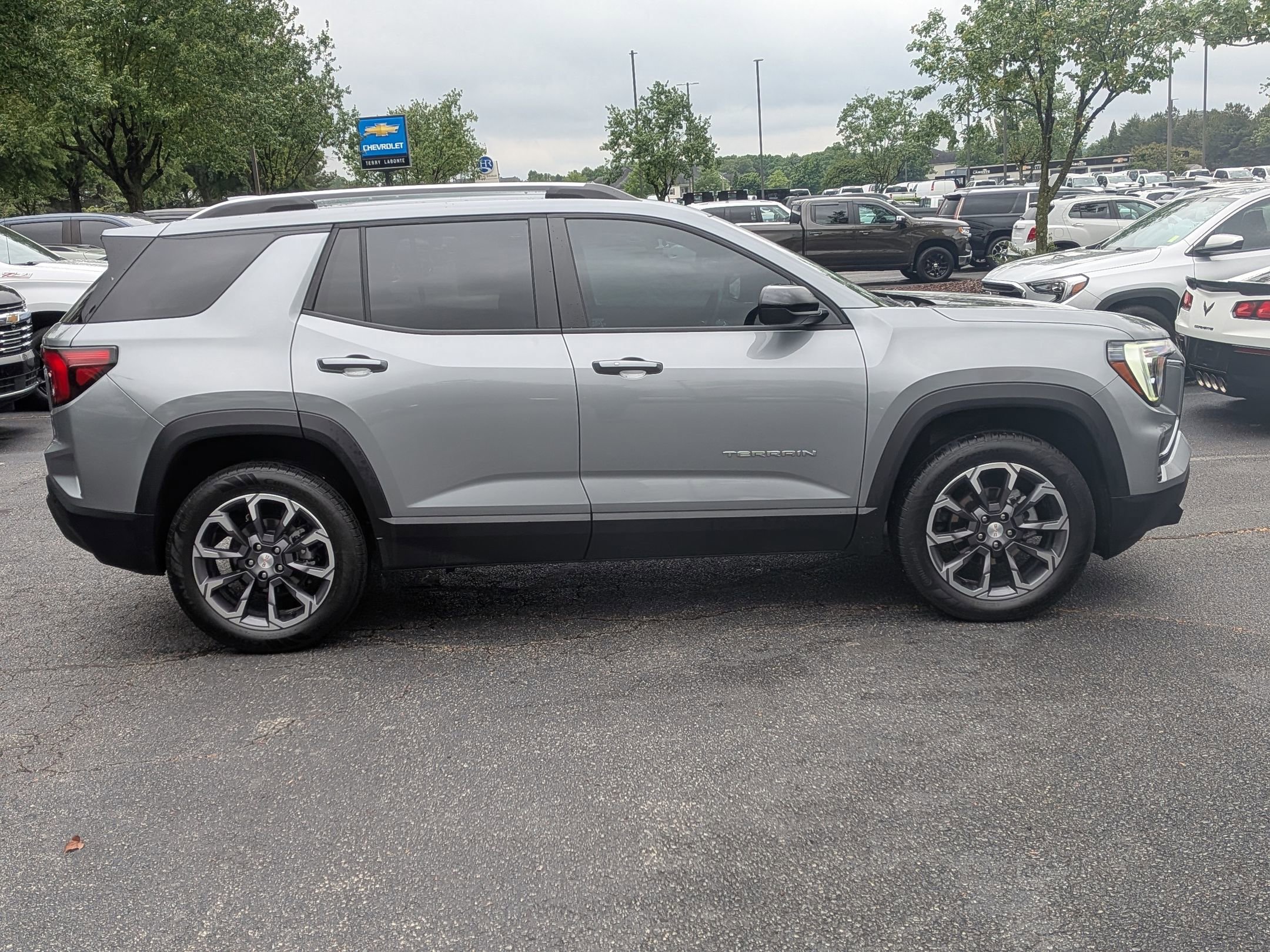 Certified 2025 GMC Terrain Elevation w/ Elevation Premium Package AWD/4WD image 10