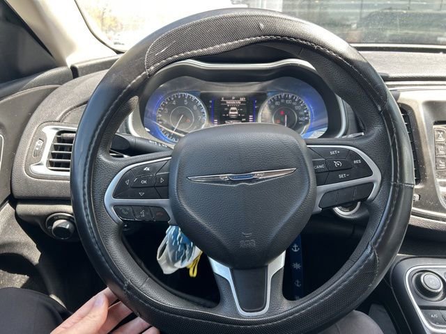 Used 2015 Chrysler 200 Limited FWD image 5