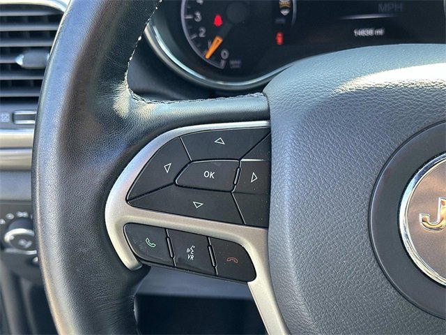 Certified 2022 Jeep Grand Cherokee Laredo X image 28