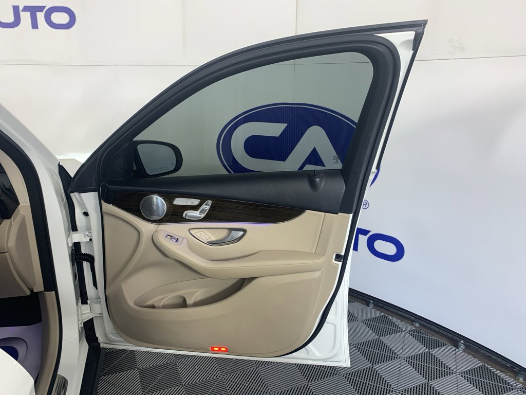 Used 2020 Mercedes-Benz GLC 300 4MATIC w/ Parking Assistance Package image 42