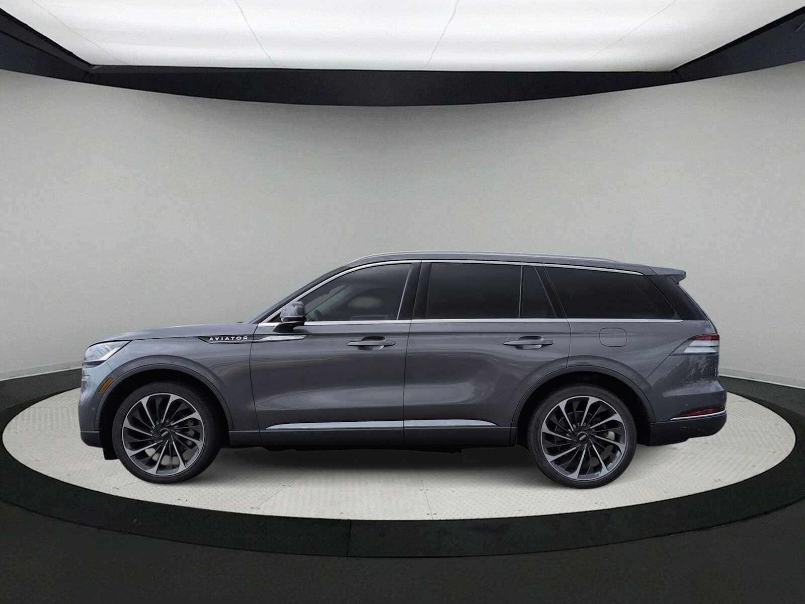 Used 2023 Lincoln Aviator Reserve w/ Equipment Group 201A AWD/4WD image 5