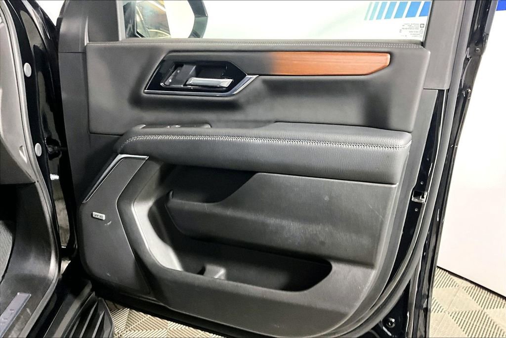 Used 2025 GMC Yukon Denali image 19