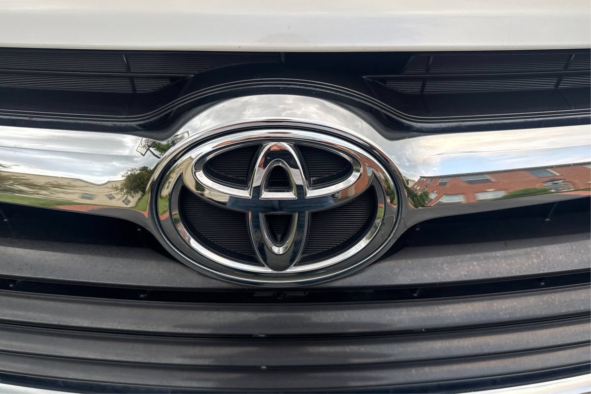 Used 2014 Toyota Highlander Limited FWD image 28