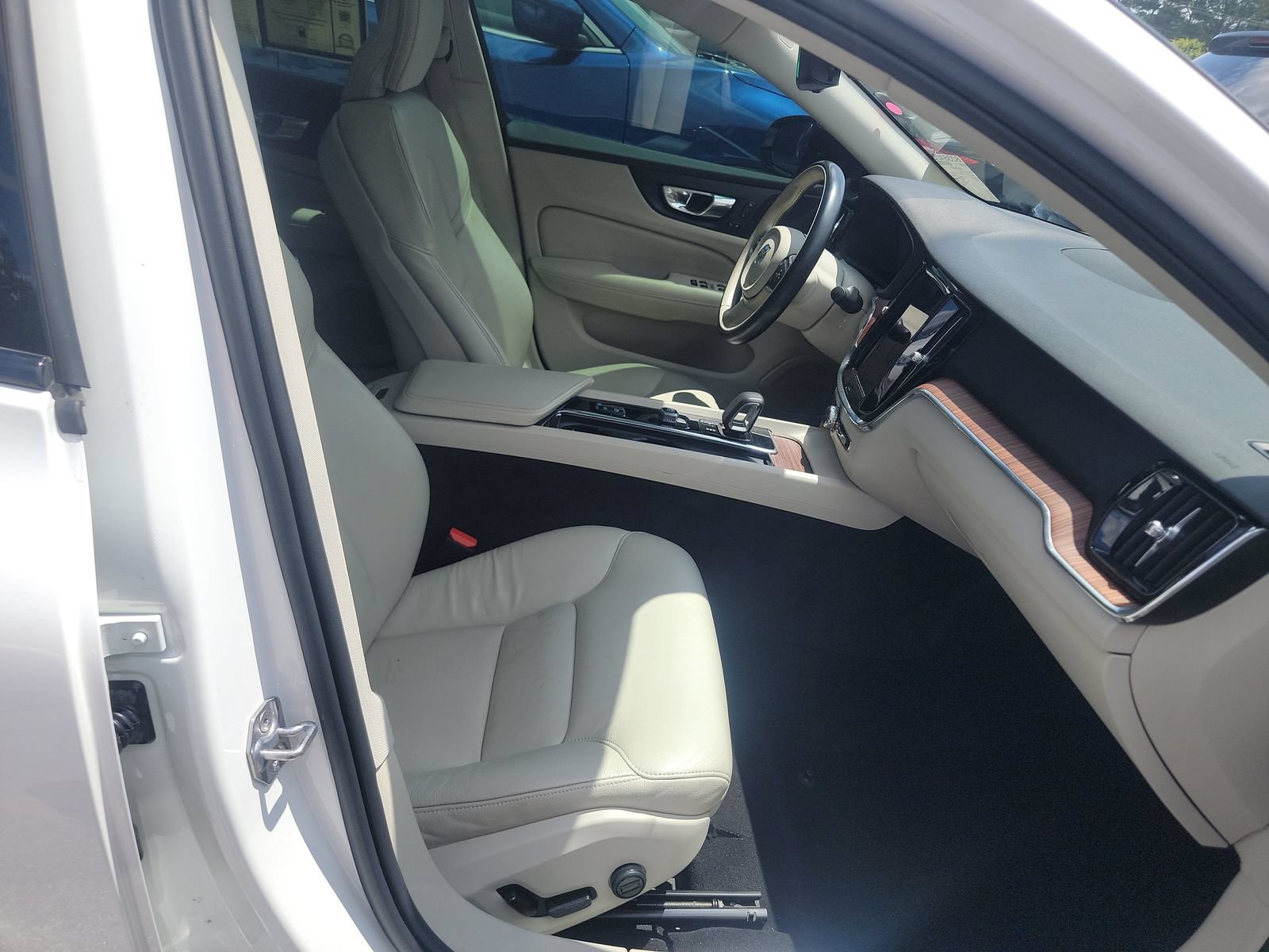 Used 2022 Volvo S60 B5 Inscription AWD/4WD image 5