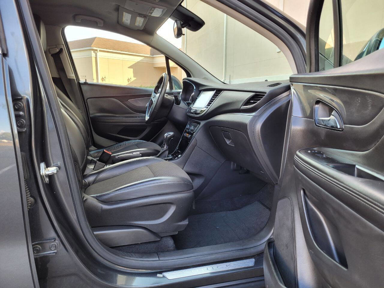 Used 2018 Buick Encore Preferred image 6