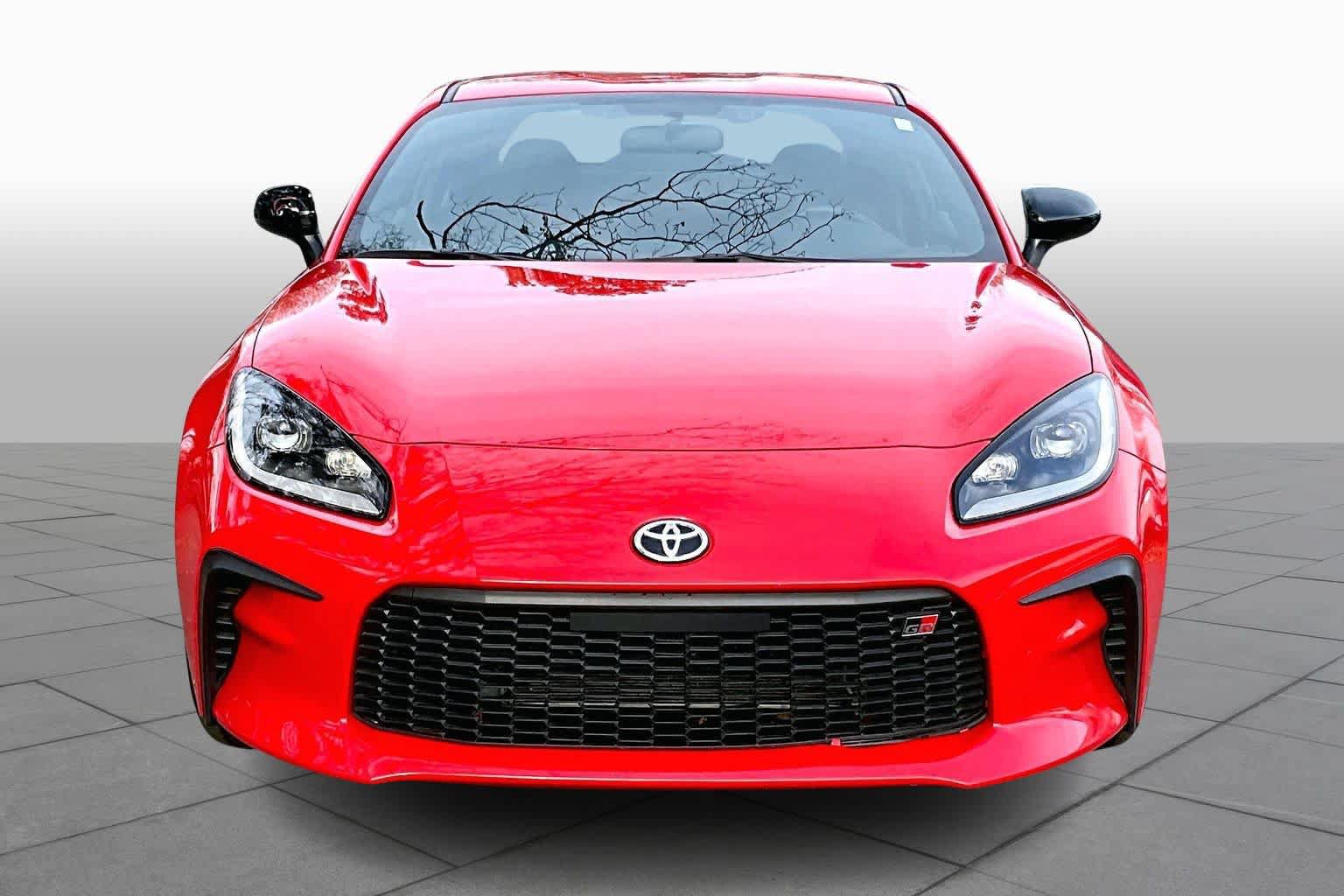 Used 2023 Toyota GR86 RWD image 4