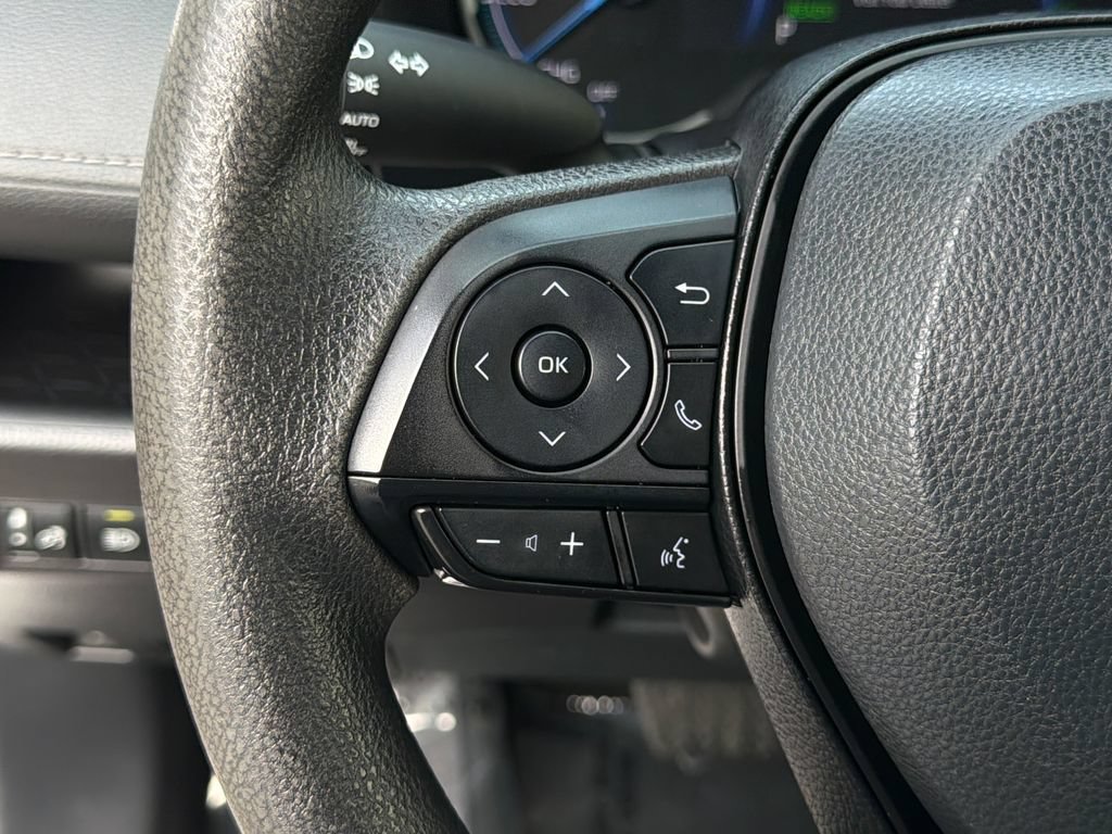Used 2025 Toyota RAV4 XLE AWD/4WD image 25
