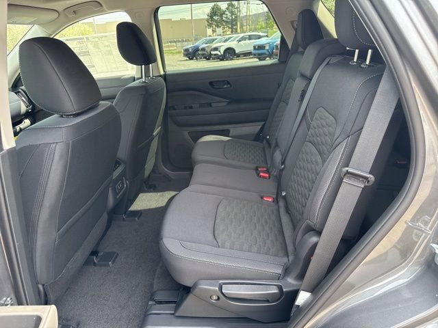 New 2026 Nissan Pathfinder SV w/ SV Premium Package AWD/4WD image 11