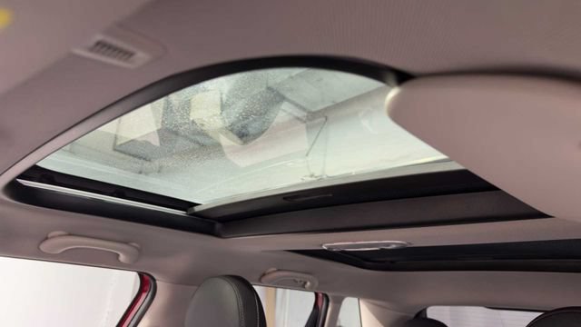 Used 2019 MINI Cooper 4-Door Hardtop w/ Signature Upholstery Package FWD image 30
