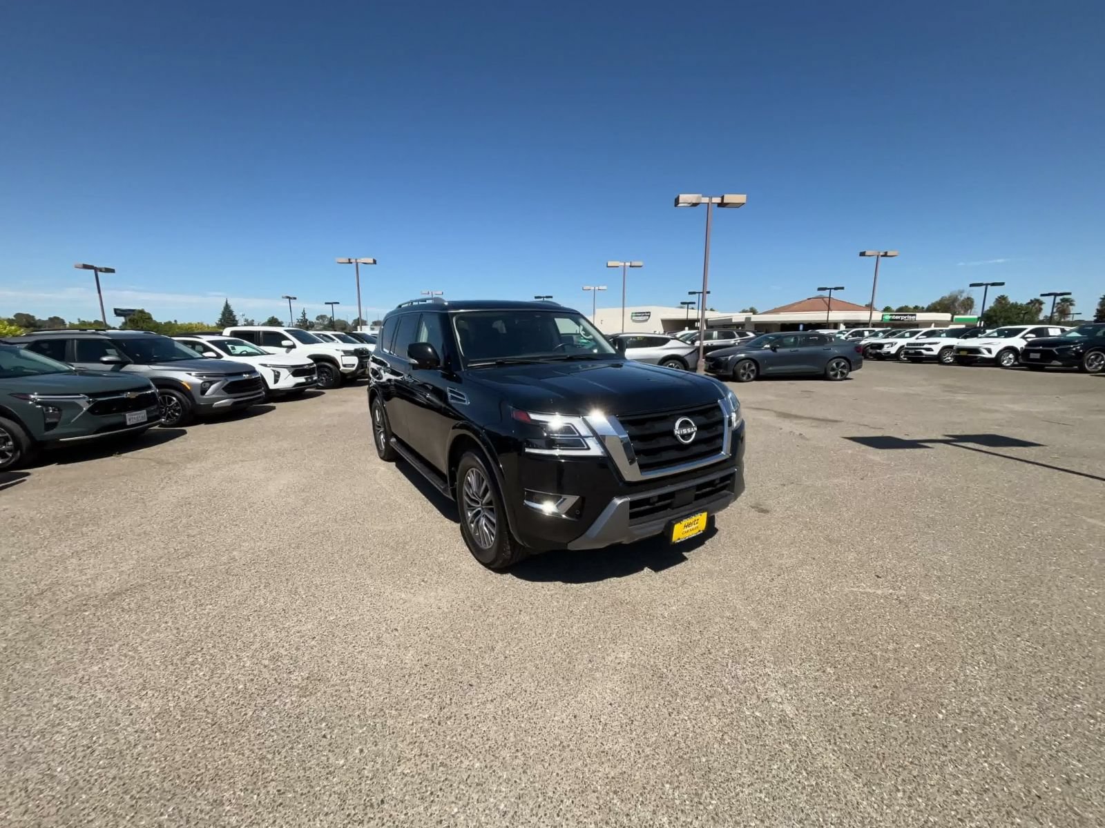 Used 2024 Nissan Armada SL RWD image 3