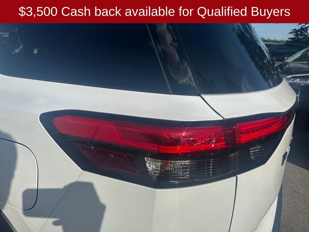 New 2026 Nissan Pathfinder Platinum image 40