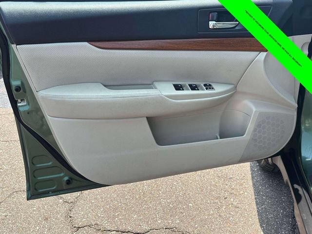 Used 2014 Subaru Outback 2.5i Limited AWD/4WD image 10