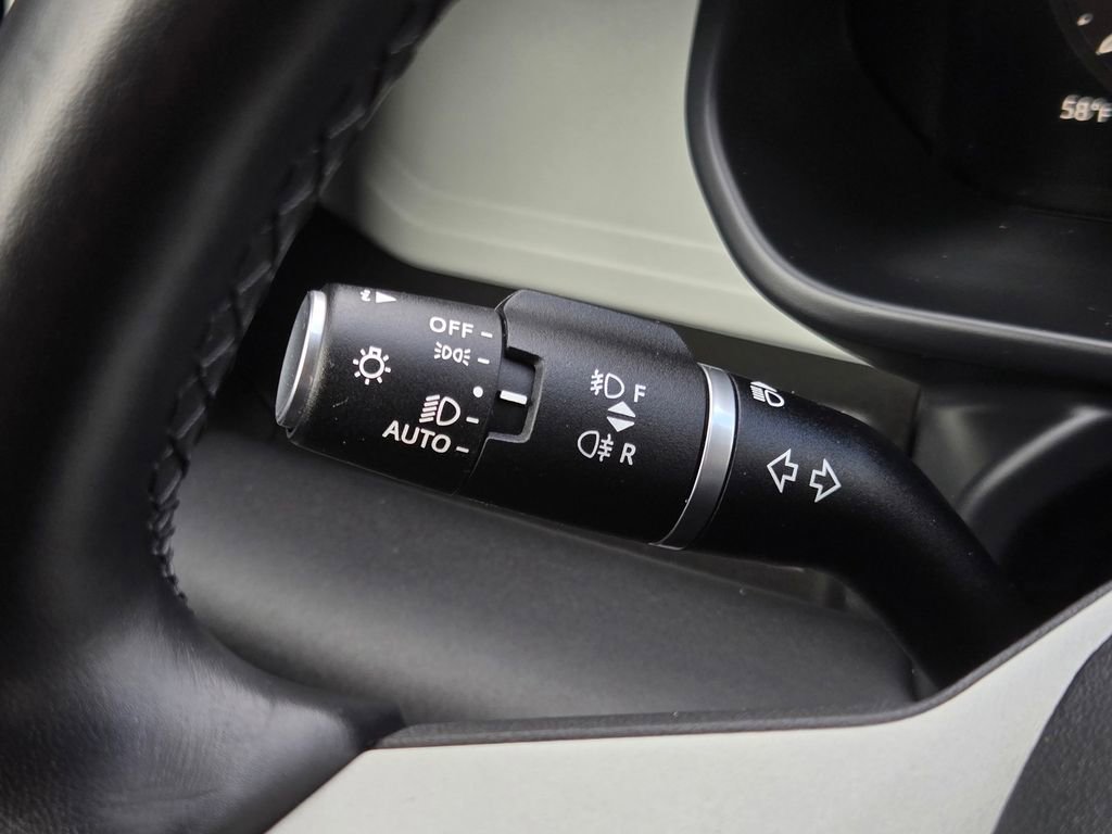 Used 2024 Land Rover Defender 110 X-Dynamic SE image 34