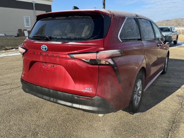 Certified 2021 Toyota Sienna XLE image 14