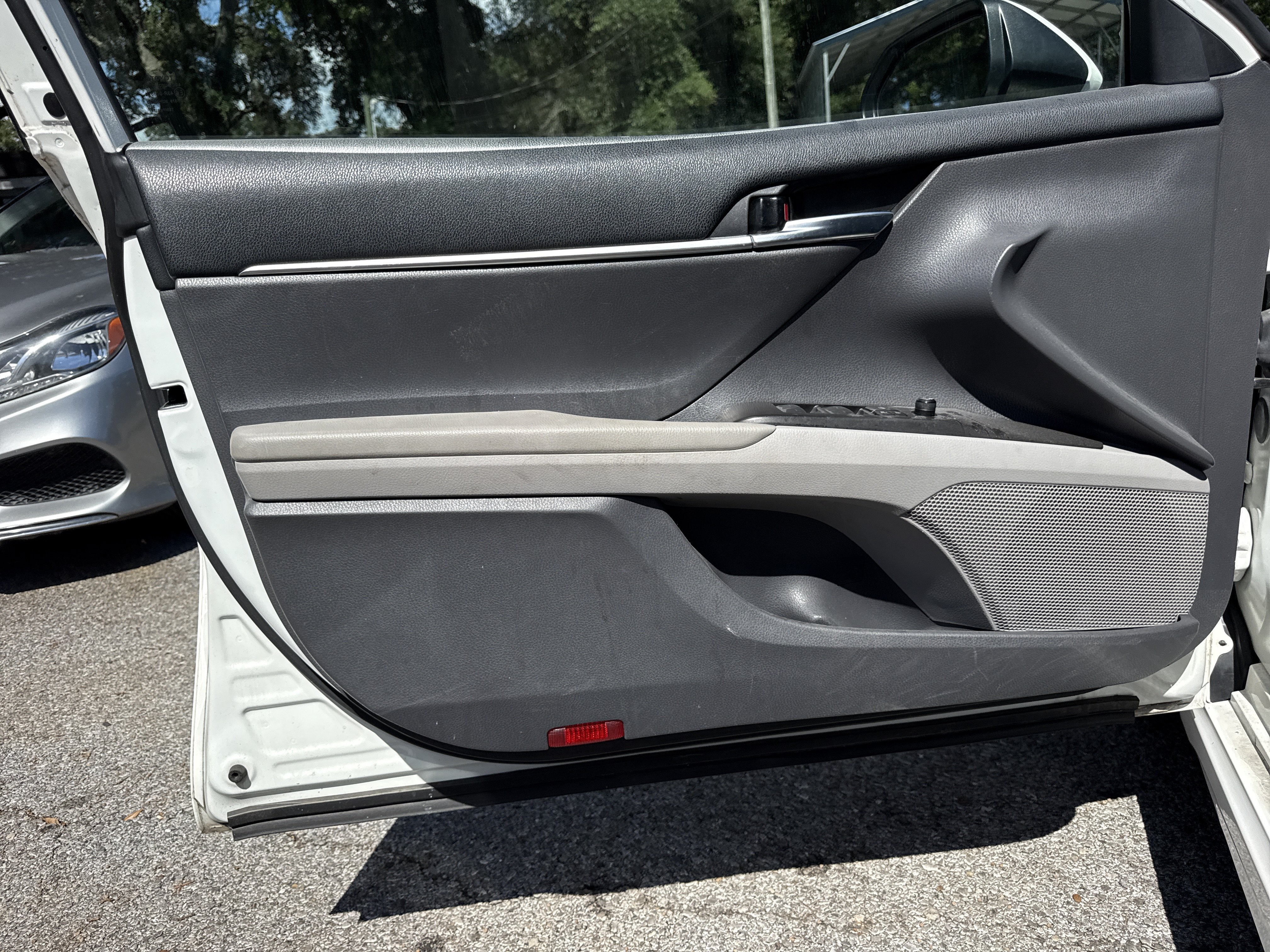 Used 2021 Toyota Camry SE FWD image 28