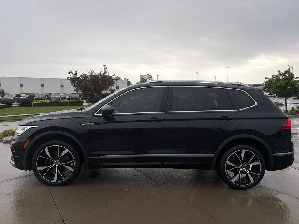 Used 2022 Volkswagen Tiguan SEL R-Line AWD/4WD image 5