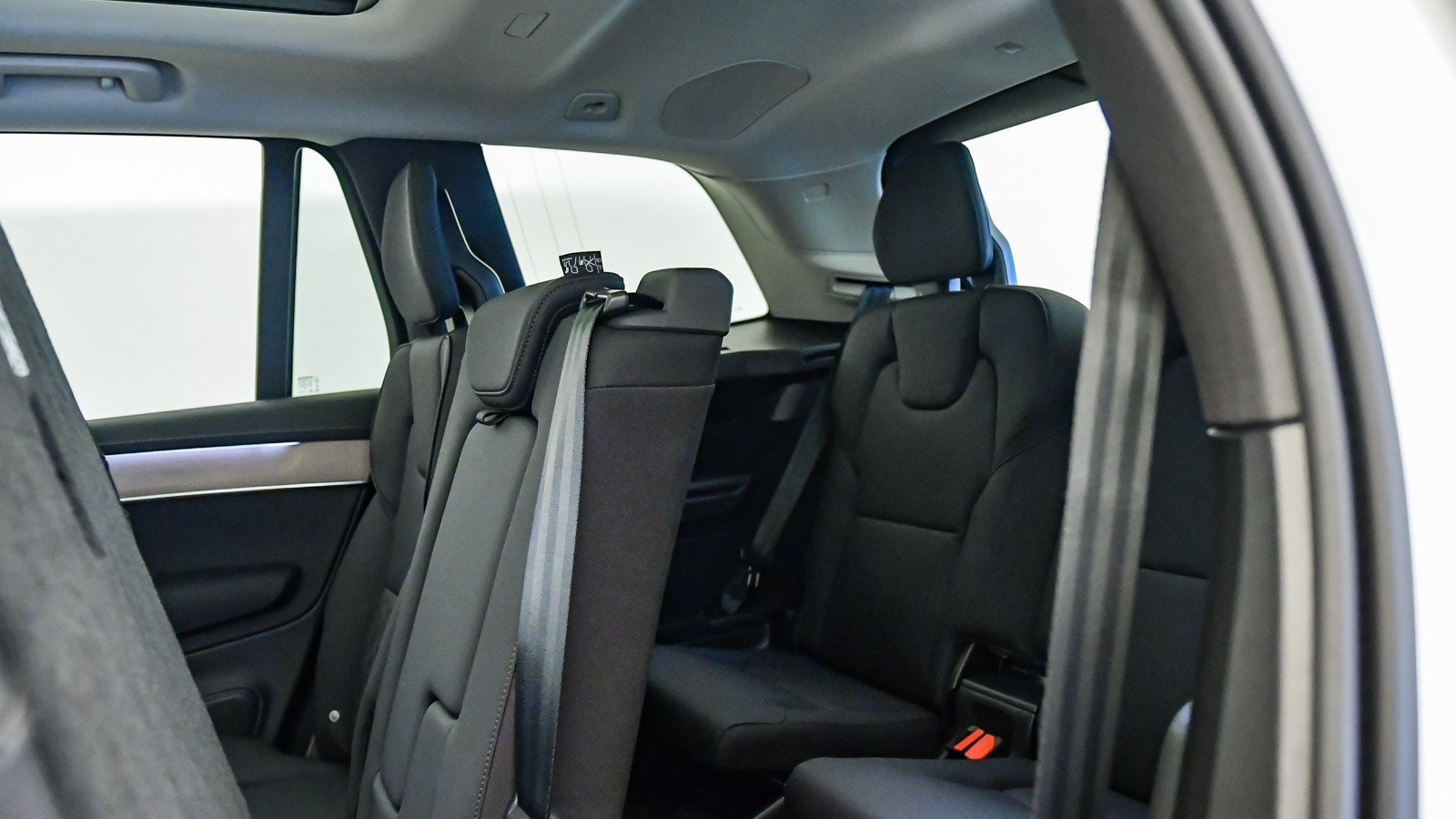 Certified 2025 Volvo XC90 B6 Plus w/ Protection Package Premier image 23