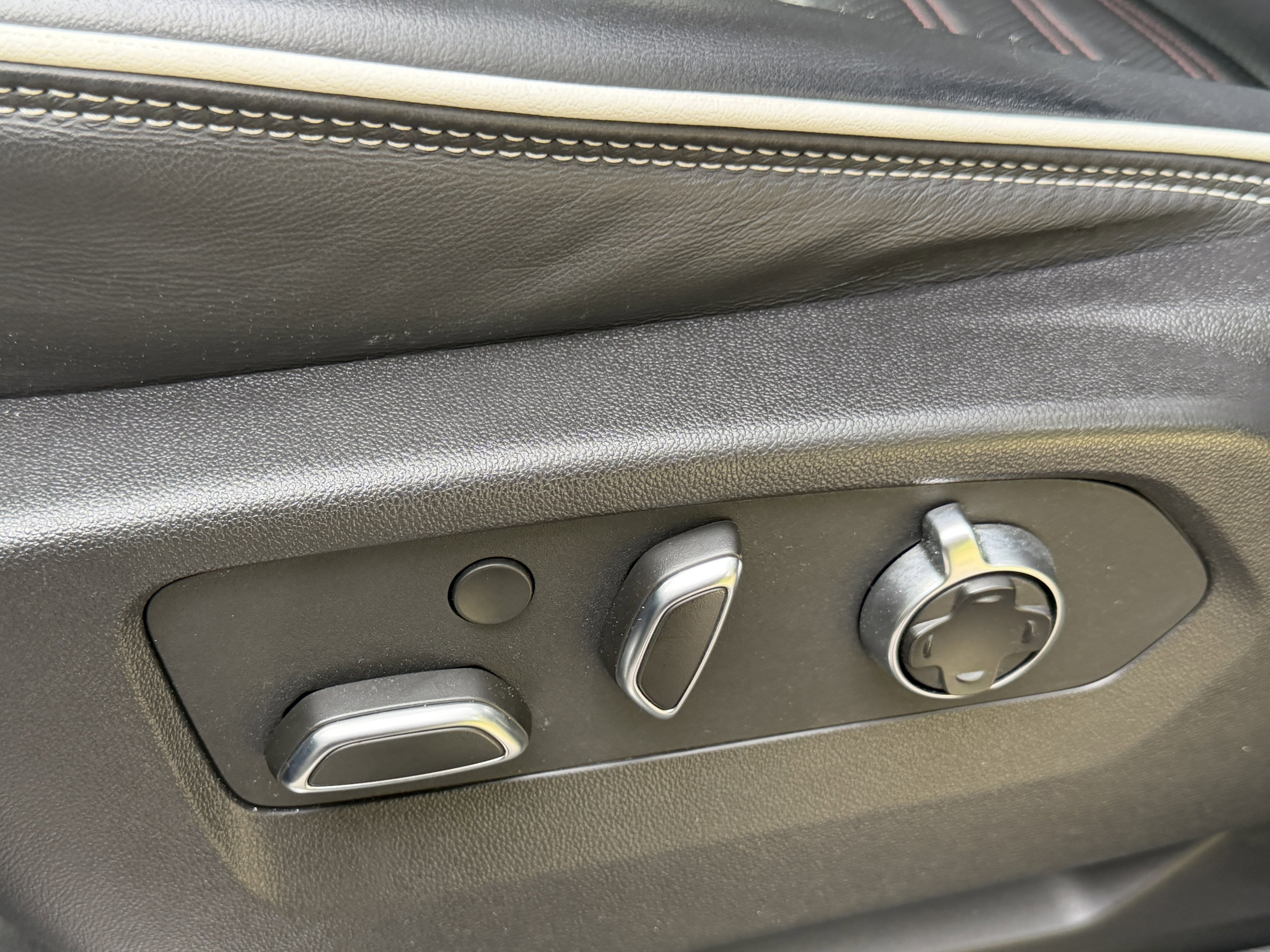 Used 2024 GMC Sierra 1500 AT4X AWD/4WD image 6