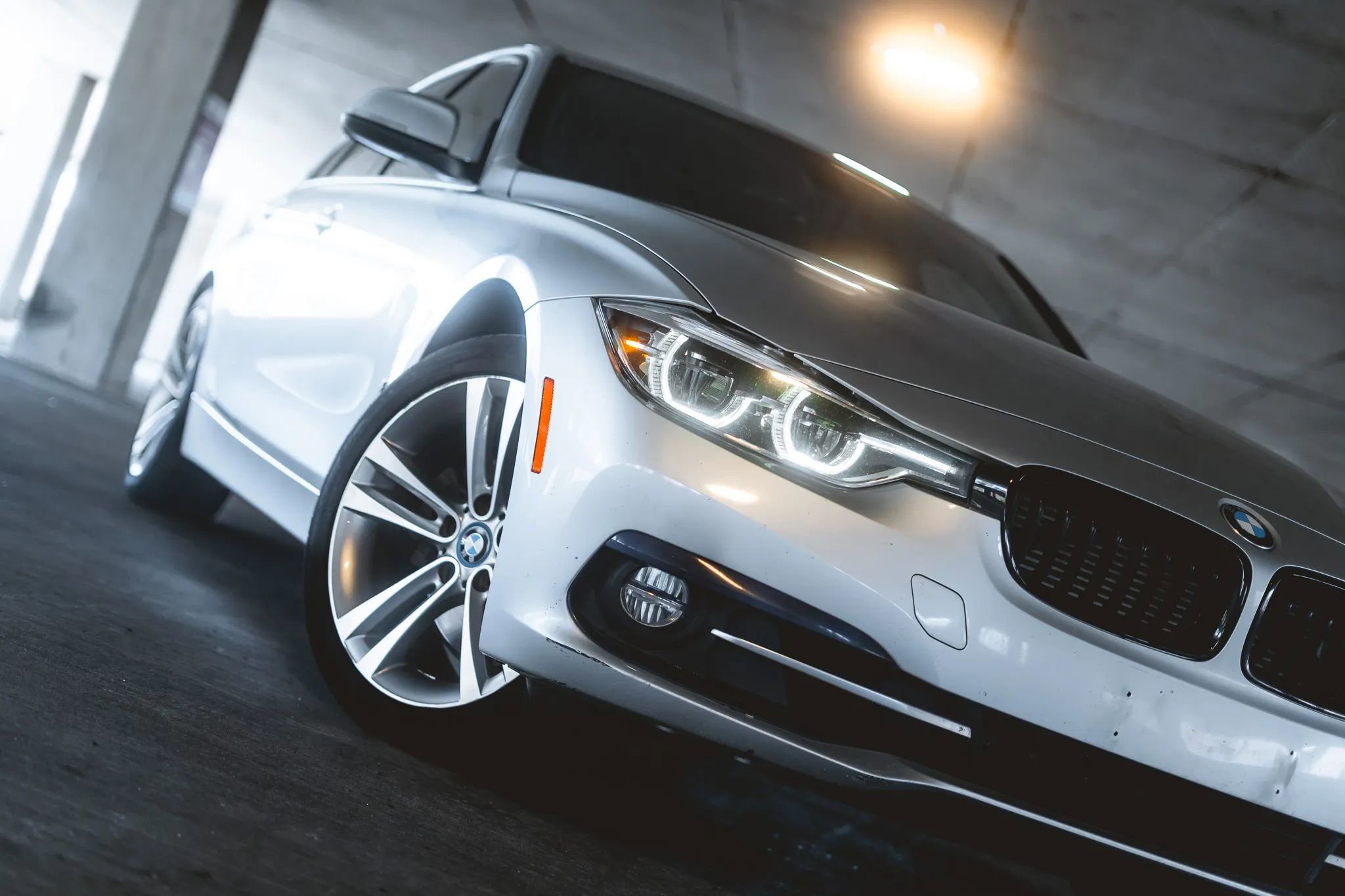 Used 2018 BMW 330e 330e iPerformance Sedan 4D image 2