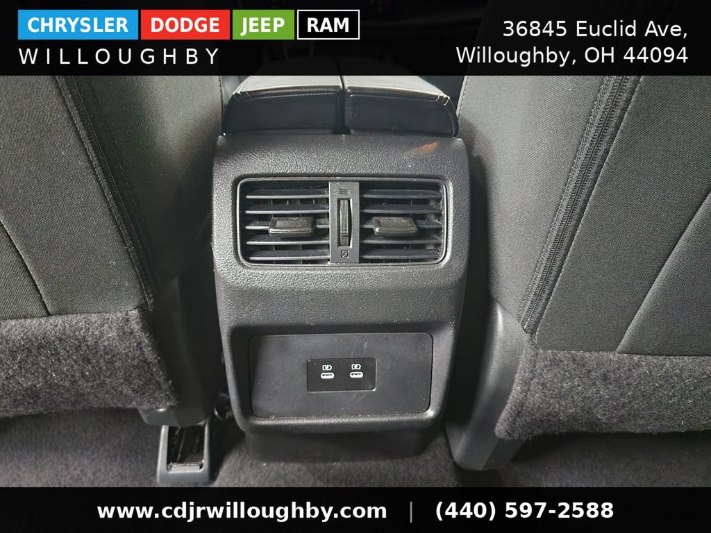 Used 2024 Nissan Rogue SV AWD/4WD image 29