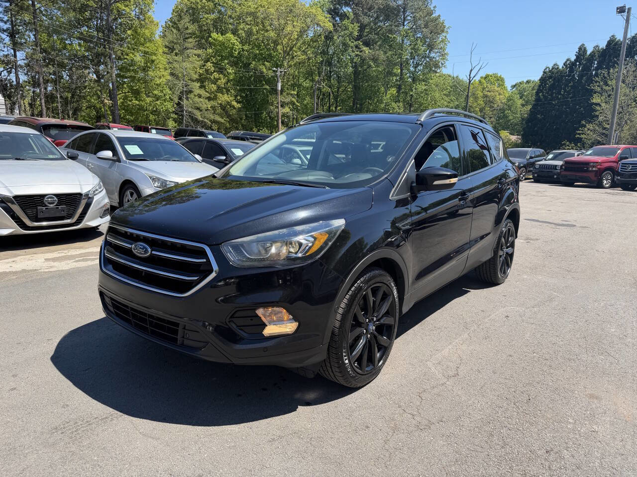 Used 2019 Ford Escape Titanium image 1