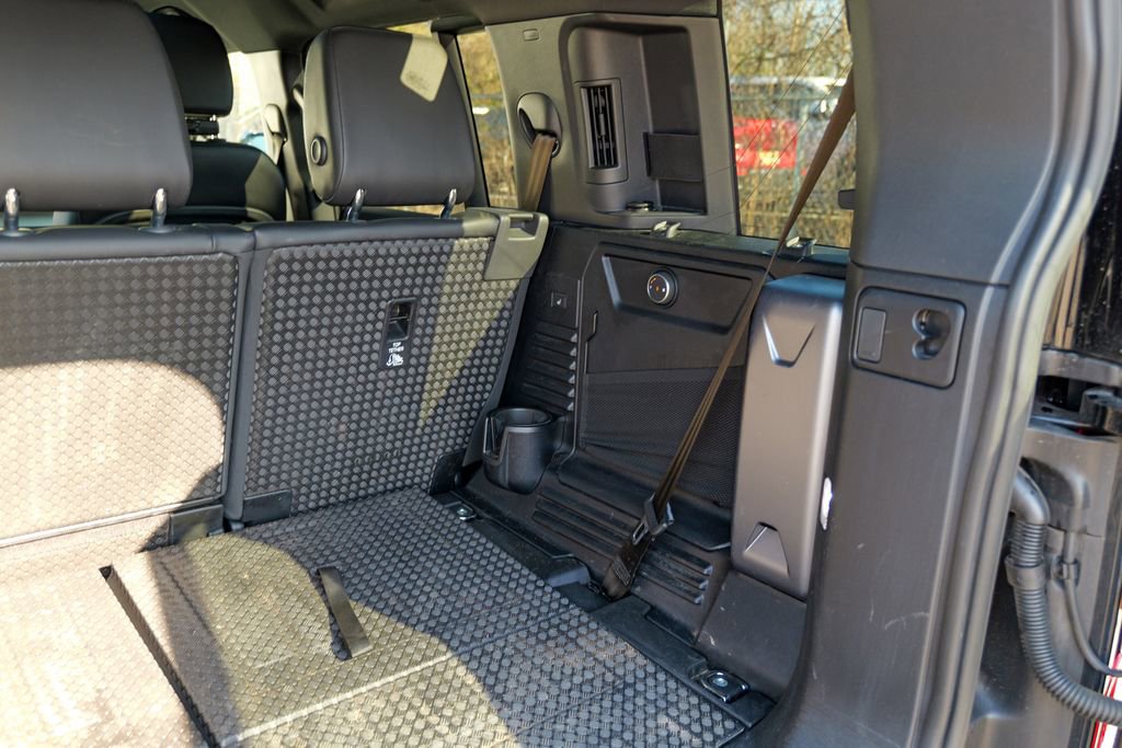 Used 2023 Land Rover Defender 110 X-Dynamic SE AWD/4WD image 58