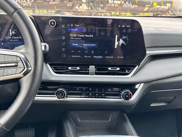Used 2025 Chevrolet Equinox LT AWD/4WD image 18