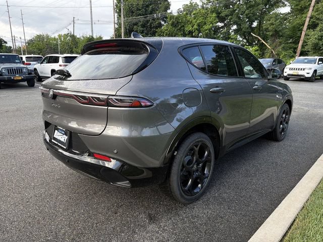 New 2026 Alfa Romeo Tonale w/ Red Premium Package AWD/4WD image 8