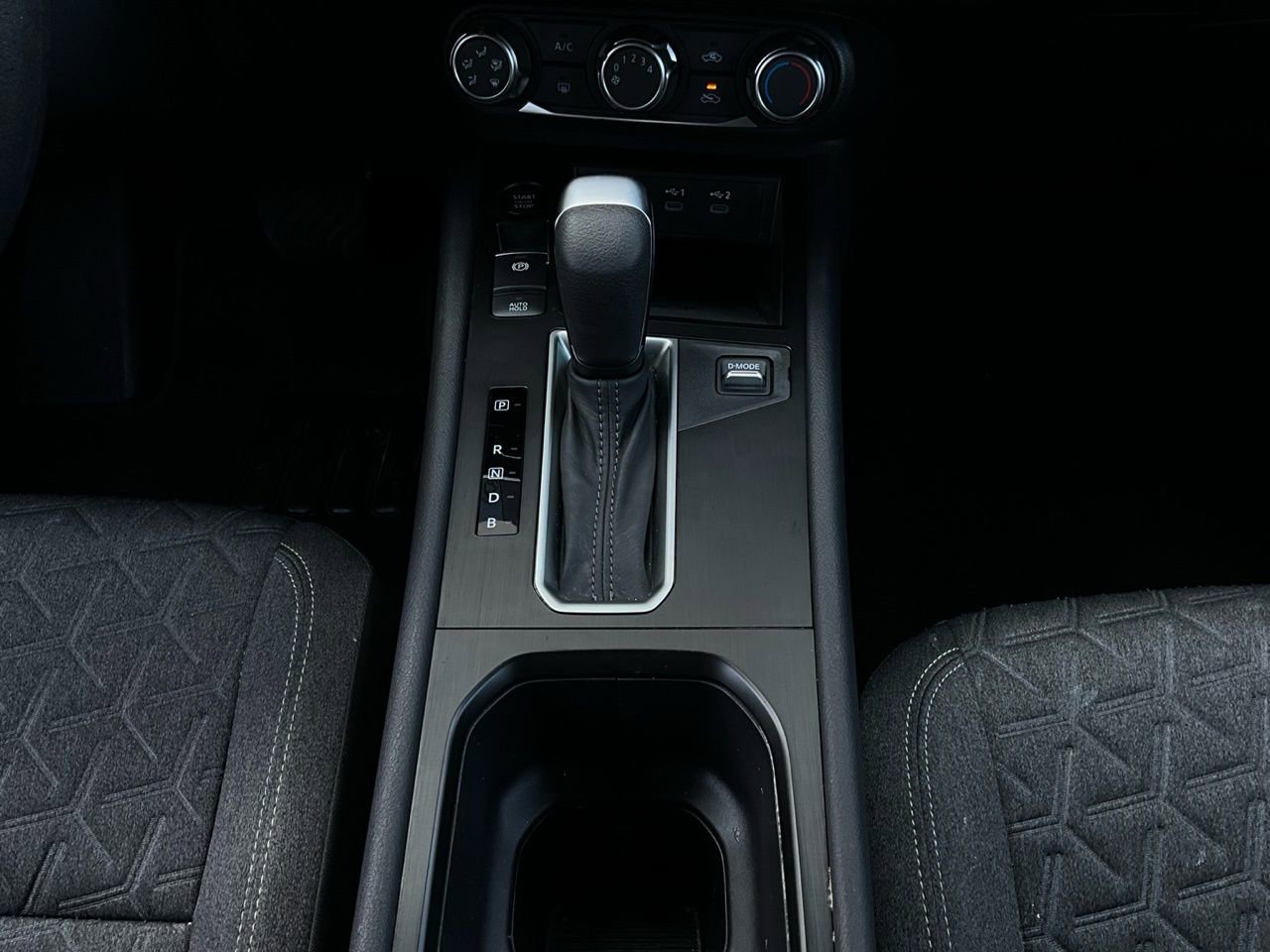 Used 2025 Nissan Kicks SV image 13