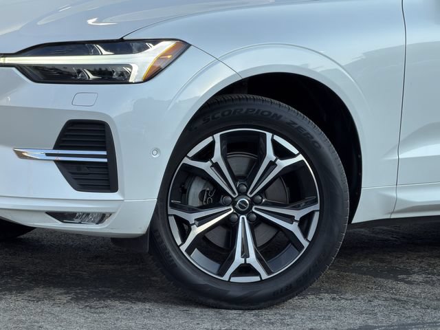 Used 2022 Volvo XC60 B5 Momentum w/ Advanced Package AWD/4WD image 10
