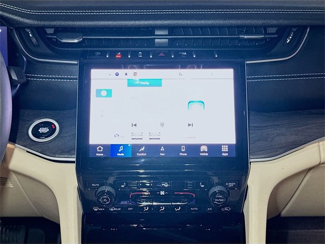 Used 2023 Jeep Grand Cherokee L Limited image 12