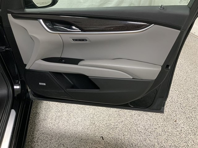 Used 2014 Cadillac XTS Luxury AWD/4WD image 23