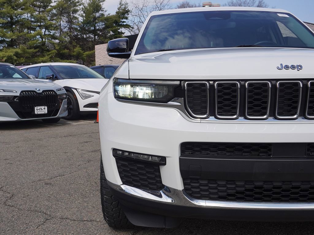 Used 2021 Jeep Grand Cherokee L Limited AWD/4WD image 16