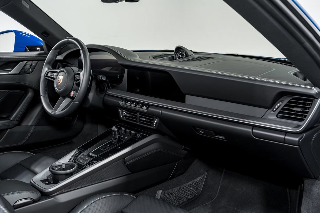 Used 2025 Porsche 911 Carrera RWD image 33