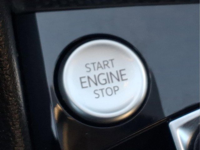 Certified 2024 Volkswagen Taos SE image 15