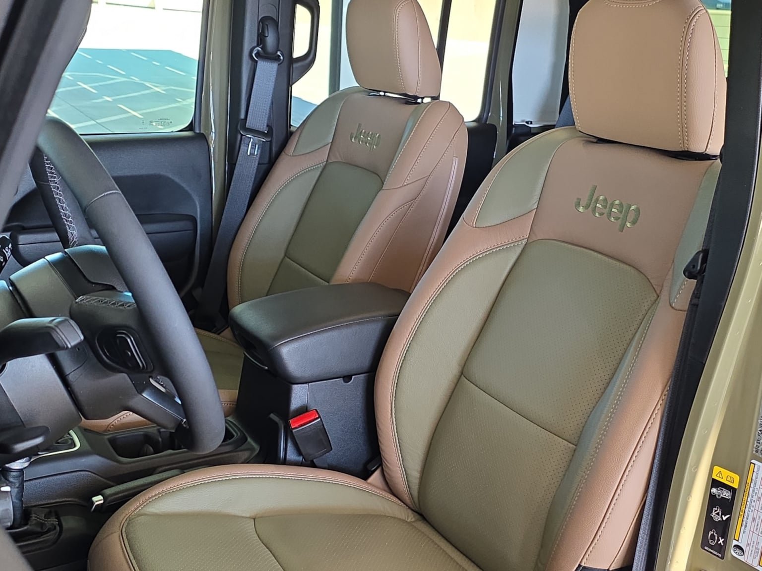 Used 2025 Jeep Gladiator Sport AWD/4WD image 14